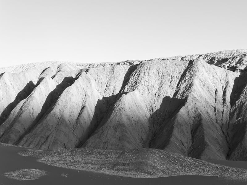 MONOCHROMATIC DESERT 3