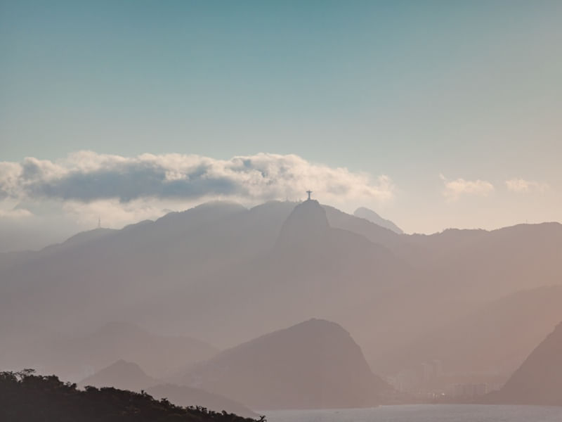 MONTANHAS DO RIO DE JANEIRO E O CRISTO