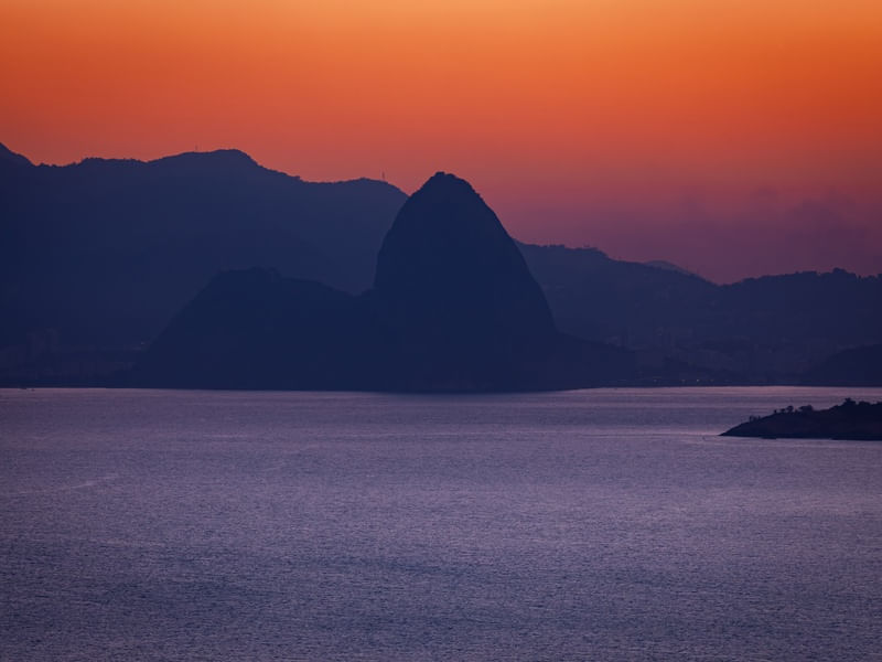 O LINDO PÃO DE AÇÚCAR E O PÔR DO SOL L