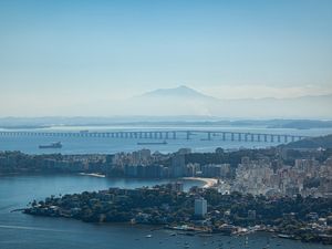 PONTE RIO-NITERÓI E MONTANHA