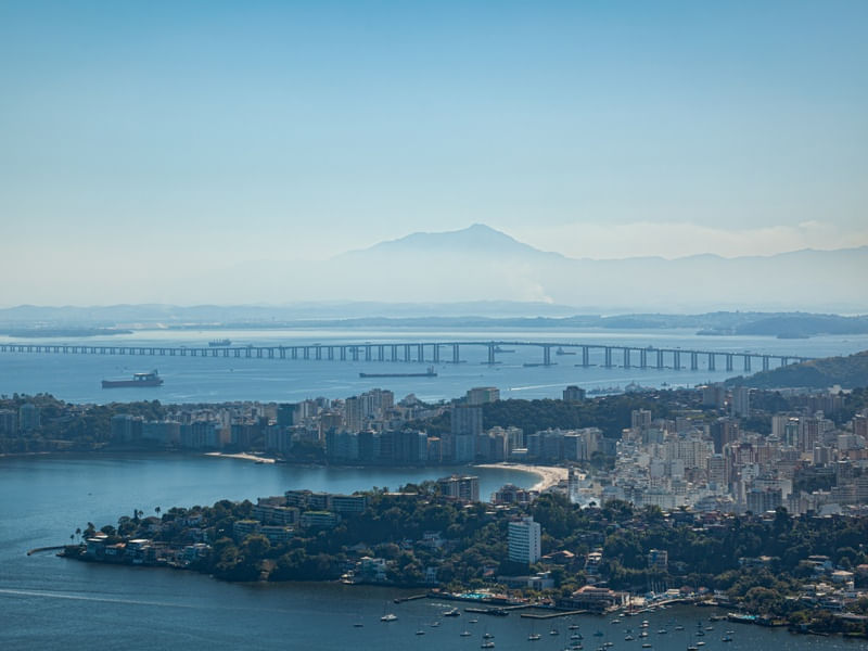 PONTE RIO-NITERÓI E MONTANHA