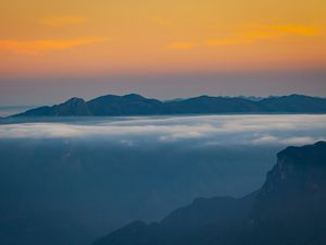 NUVENS NAS MONTANHAS