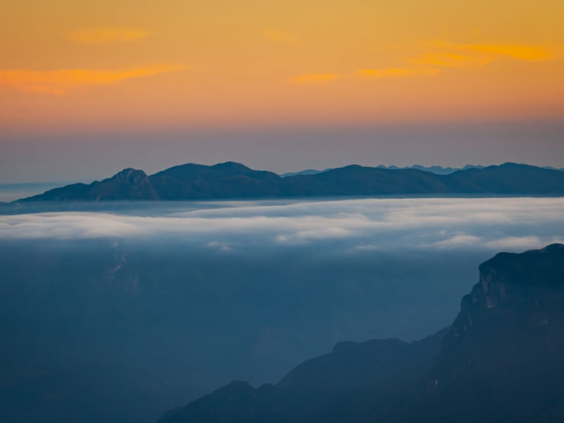 NUVENS NAS MONTANHAS