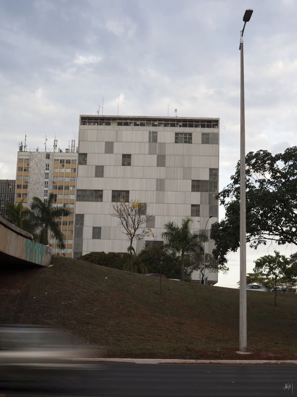 O PRÉDIO 01