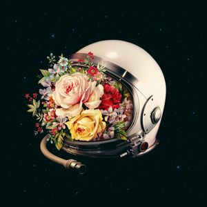 ENKEL DIKA - IN BLOOM
