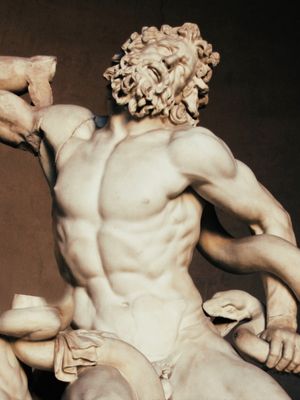 DEUS GREGO ESTATUA