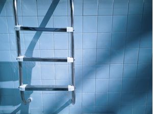 PISCINA VAZIA