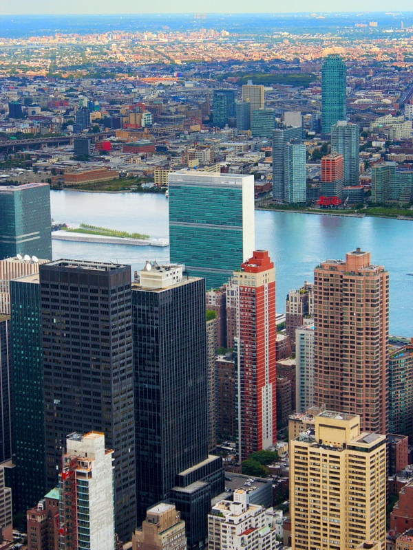 NY ONU BUILDING SKYLINE