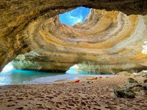 CAVES DE BENAGIL