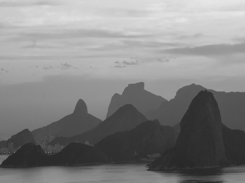MORROS E MONTANHAS