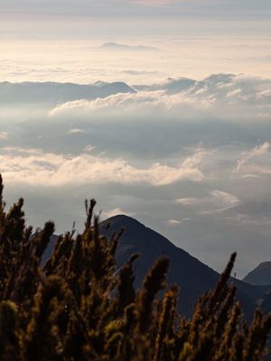 NUVENS QUE COBREM MONTANHAS