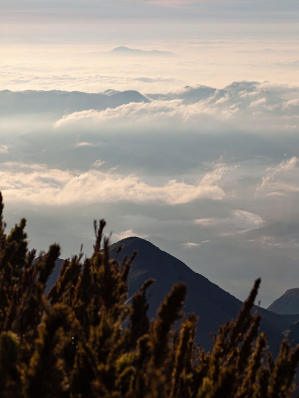 NUVENS QUE COBREM MONTANHAS