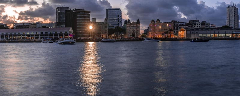 REFLEXO NO RIO DO MARCO ZERO AO ANOITECER