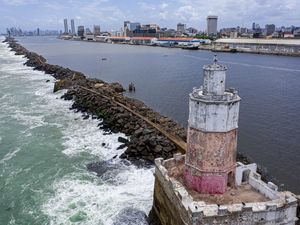 FAROL DA BARRA - PORTO DO RECIFE - VISTA NORTE DRONE