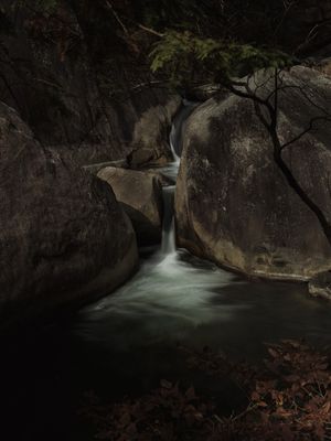 CACHOEIRA DE SHOSENKYO JAPÃO - FOTOGRAFIA EM BAIXA VELOCIDADE - VISTA 1