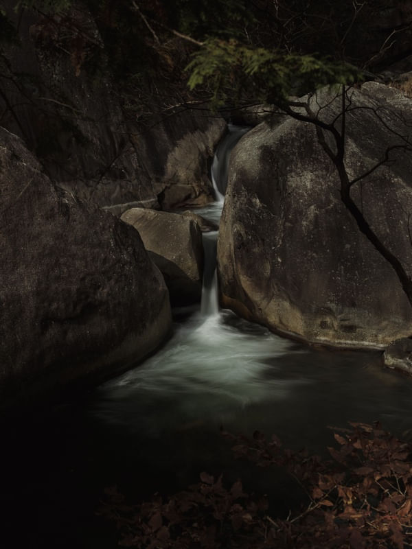 CACHOEIRA DE SHOSENKYO JAPÃO - FOTOGRAFIA EM BAIXA VELOCIDADE - VISTA 1