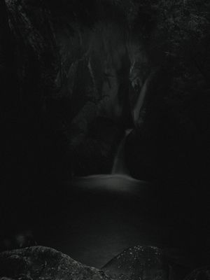 CACHOEIRA DE SHOSENKYO - JAPÃO - FOTOGRAFIA EM BAIXA VELOCIDADE - VISTA 2 PB