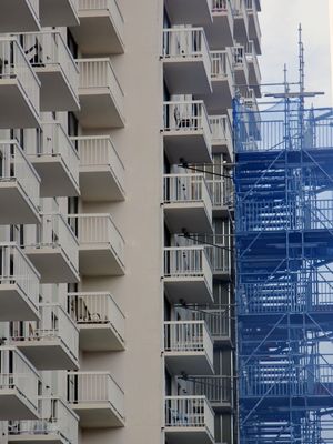 EM OBRA