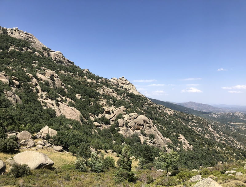 CUENCA ALTA DEL MANZANARES UMA MONTANHA VISTA DE LADO