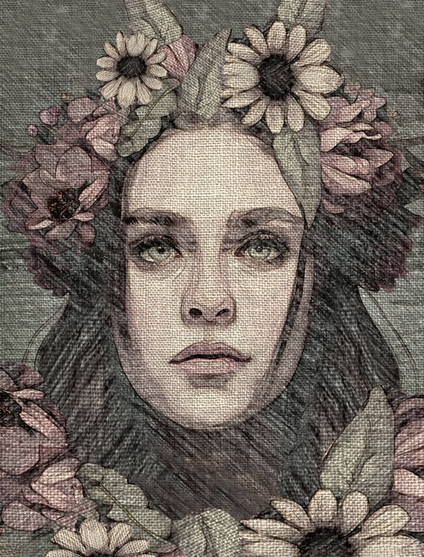 MULHER COM FLORES NO CABELO