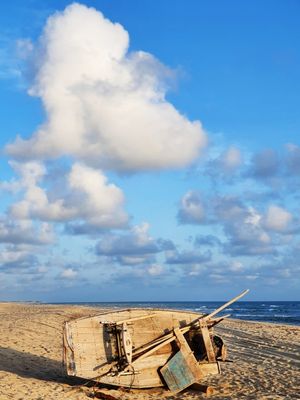 BARCO E NUVEM E MAR