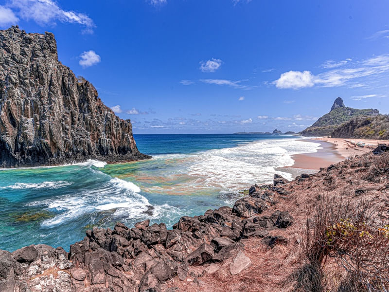 PRAIA DA CACIMBA DO PADRE EM FERNANDO DE NORONHA