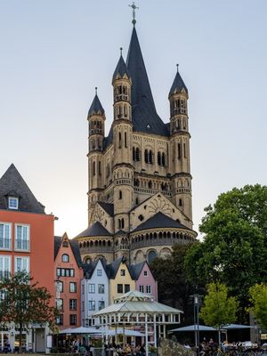 IGREJA DE SÃO MARTINHO MAIOR VISTA DO RIO RENO EM COLÔNIA ALEMANHA