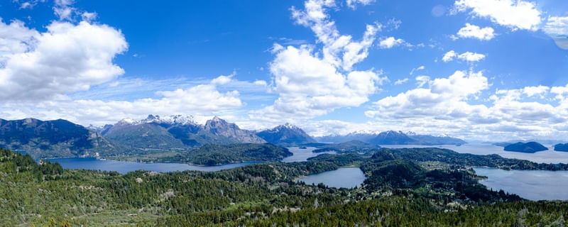 LAGO FLORESTA E MONTANHAS