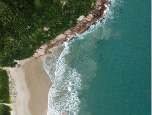 PEDRAS E PRAI