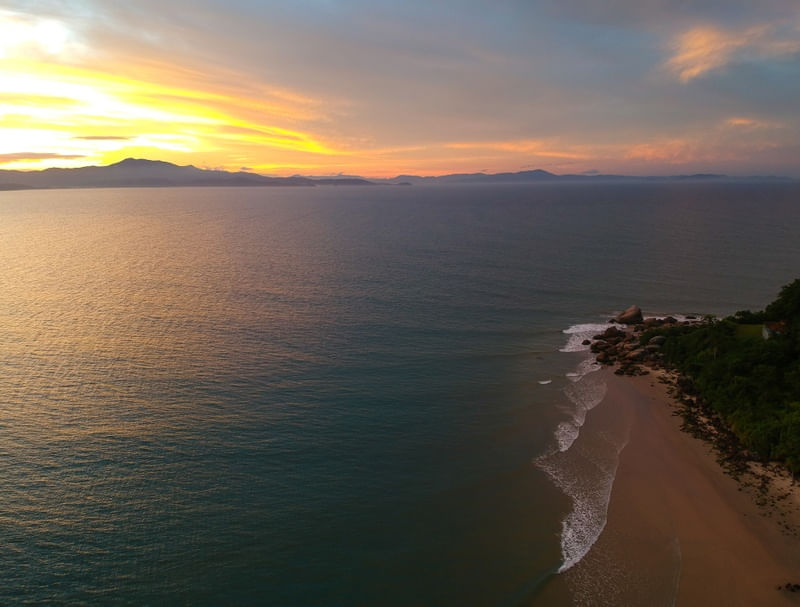 PÔR DO SOL COM TONS PASTÉIS
