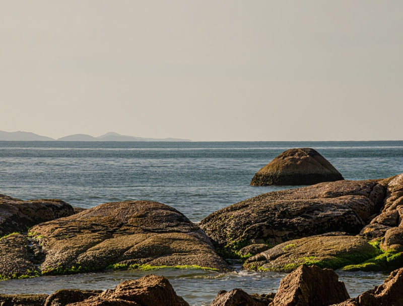 PEDRAS NA PRAIA DE FLORIANOPOLIS