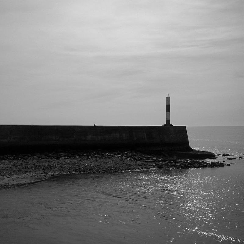 FAROL GALÊS EM PRETO E BRANCO