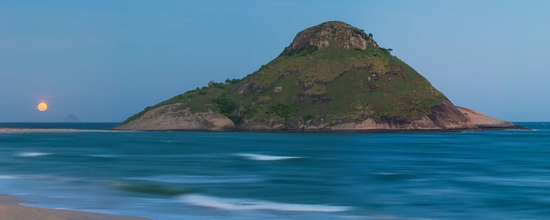 LUA CHEIA NA PEDRA DO PONTAL