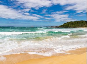 ONDAS NA AREIA EM BOMBINHAS 4