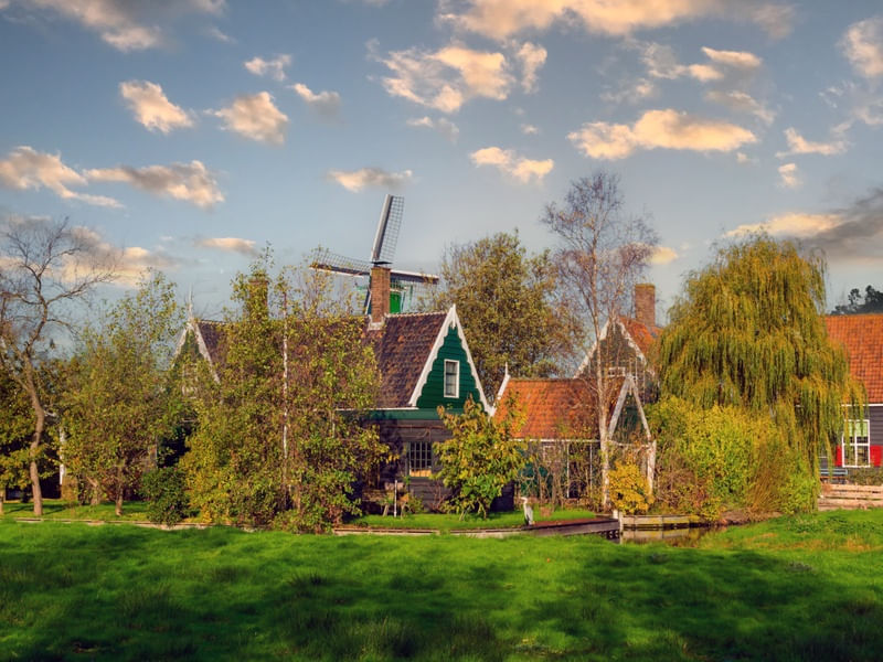 HOLANDA VILLAGE