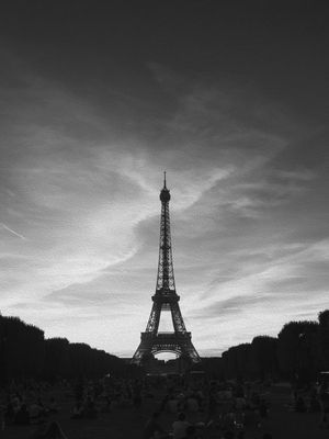 TORRE EIFFEL - PARIS - TEXTURIZADO - PRETO E BRANCO 01