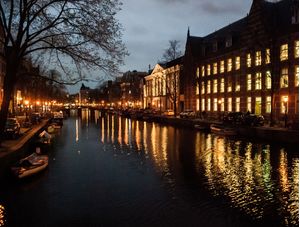 AMSTERDAN ILUMINADA