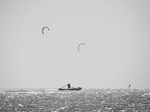 PESCADOR SOLITÁRIO NO MAR PB III