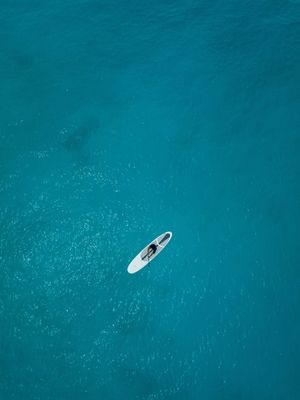 MAR AZUL MINIMALISTA