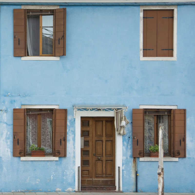 FACHADA AZUL EM MURANO - ITALIA