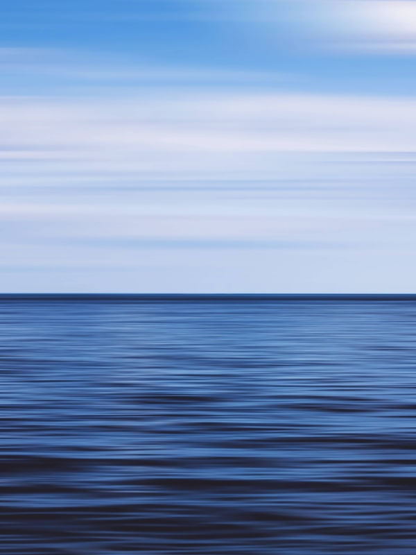 O MAR E O HORIZONTE AZUL