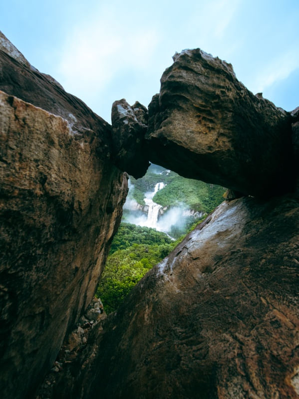 MIRANTE DA JANELA