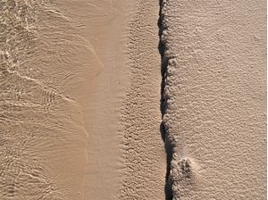 ENCONTRO ENTRE AREIA E ÁGUA DOCE