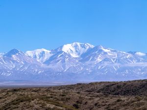 CORDILHEIRA CONGELADA NO DESERTO DE MENDOZA