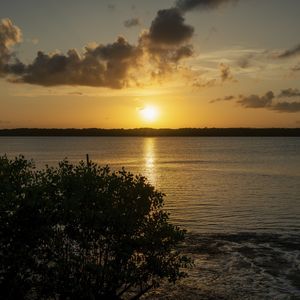 PÔR DO SOL NA PRAIA DO JACARÉ II QUADRADO