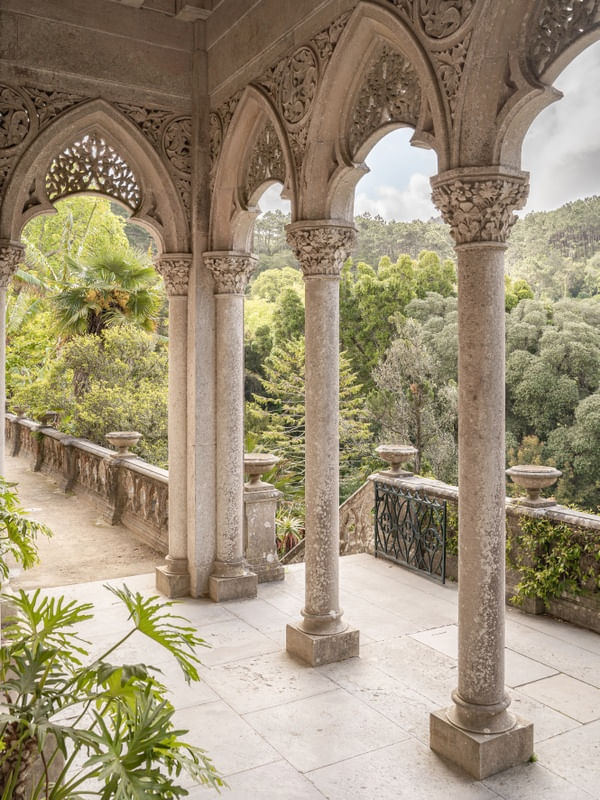 PALACE ARCHES
