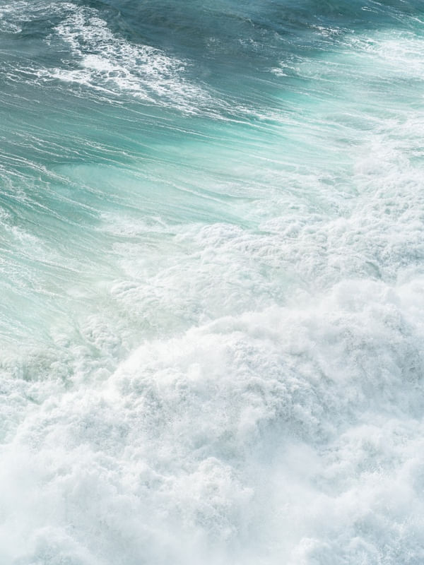 CRASHING WAVE