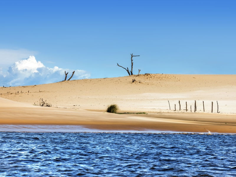 DUNAS DE AREIA E O MAR