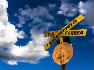 CRUZAMENTO FÉRREO