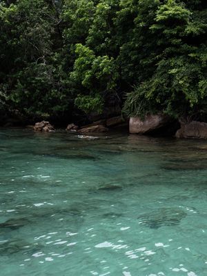 LAGOA AZUL EM ILHA GRANDE